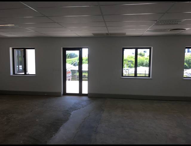 1,250M² OFFICE TO LET IN GREENSTONE HILL